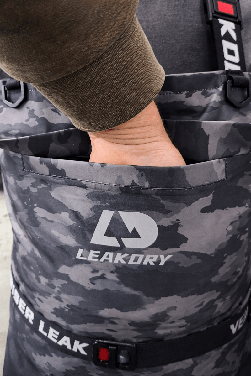 MUD SHARK CAMO - WADERS - HANDFUL